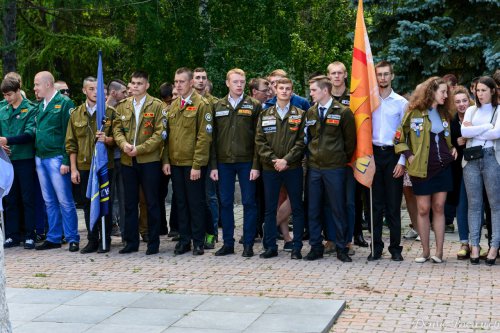 В Озёрске открыли памятник строителям В Озёрске открыли памятник строителям