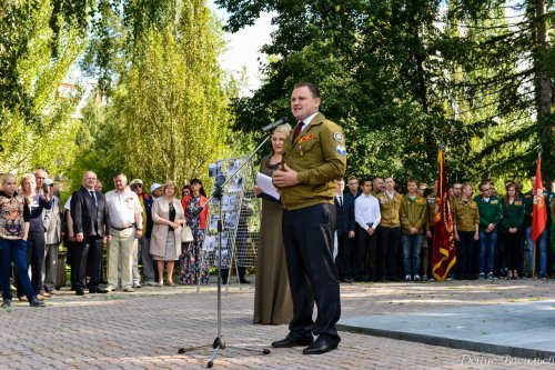 В Озёрске открыли памятник строителям В Озёрске открыли памятник строителям