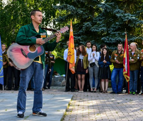 В Озёрске открыли памятник строителям В Озёрске открыли памятник строителям