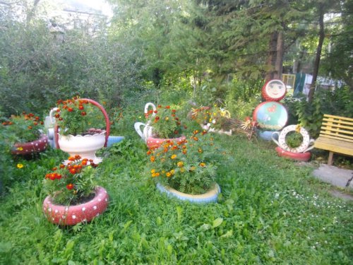 Красивых дворов все больше и больше Красивых дворов все больше и больше