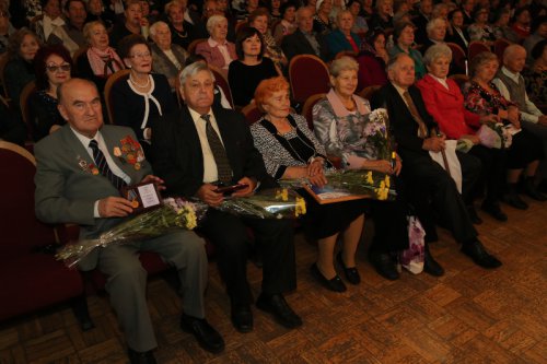 Глава округа поздравил ветеранов с 70-летием атомной отрасли Глава округа поздравил ветеранов с 70-летием атомной отрасли