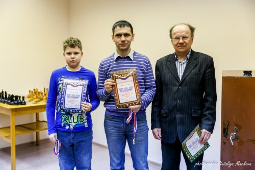 Пешка в миттельшпиле, слоновый эндшпиль и «спертый» мат Пешка в миттельшпиле, слоновый эндшпиль и «спертый» мат
