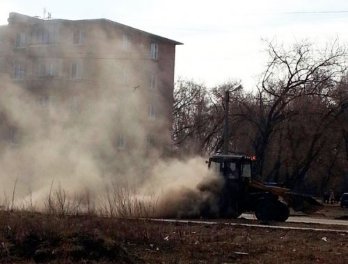 Уборщик дорог повергает в бегство жителей Метлино Уборщик дорог повергает в бегство жителей Метлино