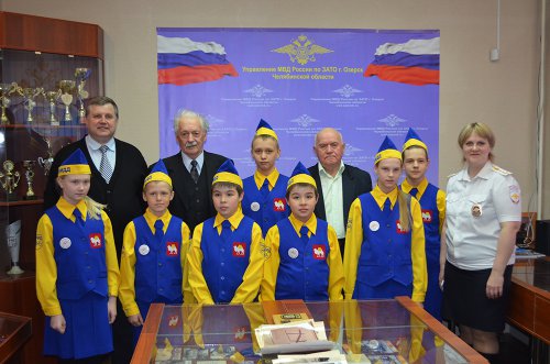 Озерский городской отряд юных инспекторов дорожного движения встретился с ветеранами ГАИ Озерский городской отряд юных инспекторов дорожного движения встретился с ветеранами ГАИ