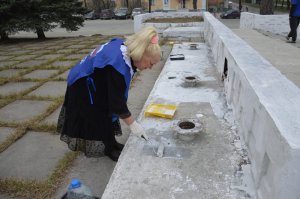 «Единороссы» и учащаяся молодежь навели порядок. Фоторепортаж «Единороссы» и учащаяся молодежь навели порядок. Фоторепортаж