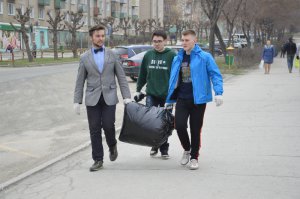 «Единороссы» и учащаяся молодежь навели порядок. Фоторепортаж «Единороссы» и учащаяся молодежь навели порядок. Фоторепортаж