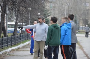 «Единороссы» и учащаяся молодежь навели порядок. Фоторепортаж «Единороссы» и учащаяся молодежь навели порядок. Фоторепортаж