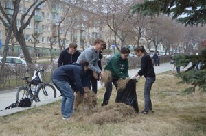 «Единороссы» и учащаяся молодежь навели порядок. Фоторепортаж «Единороссы» и учащаяся молодежь навели порядок. Фоторепортаж