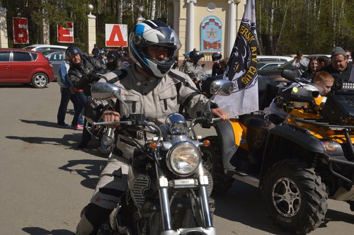 Дороги хватит для всех: в Озерске стартовал мотосезон Дороги хватит для всех: в Озерске стартовал мотосезон