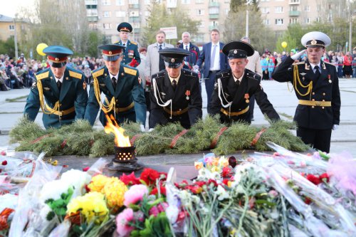 Молодое поколение озерчан обещает сохранить память и передать традиции Молодое поколение озерчан обещает сохранить память и передать традиции