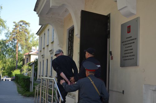 Нападение и попытка суицида на Октябрьской. Официальная версия. Нападение и попытка суицида на Октябрьской. Официальная версия.