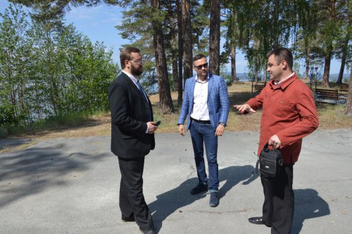 Городской парк открыт для отдыхающих