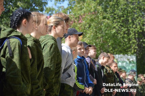 «Зарница» готовит будущих защитников Отечества «Зарница» готовит будущих защитников Отечества