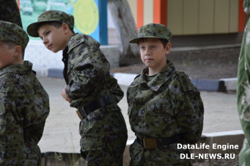 «Зарница» готовит будущих защитников Отечества «Зарница» готовит будущих защитников Отечества