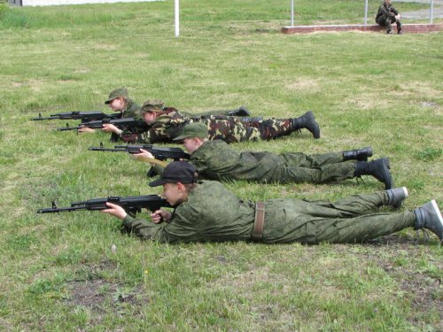 Участники «Зарницы» овладевали навыками огневой подготовки Участники «Зарницы» овладевали навыками огневой подготовки