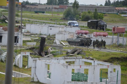 Спецназ показал молодежи свое мастерство Спецназ показал молодежи свое мастерство