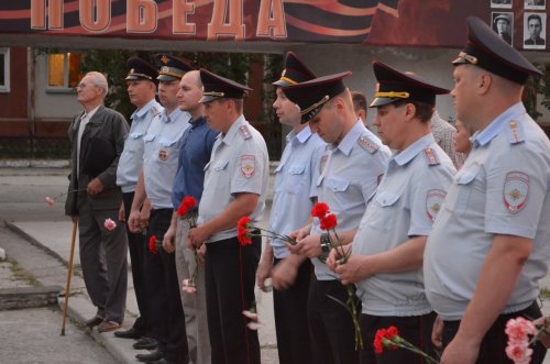 Озерские полицейские провели акцию «Завтра была война» Озерские полицейские провели акцию «Завтра была война»