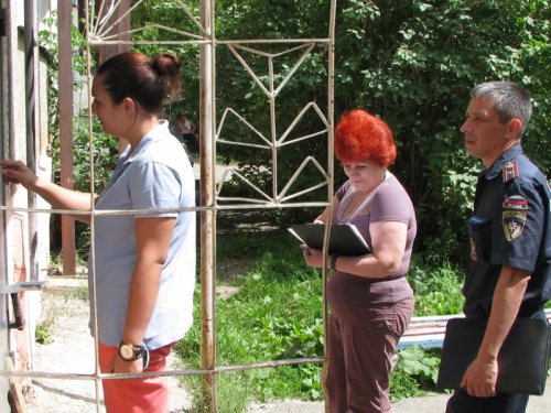 Специалисты соцзащиты и пожарного надзора проводят совместную профилактику Специалисты соцзащиты и пожарного надзора проводят совместную профилактику