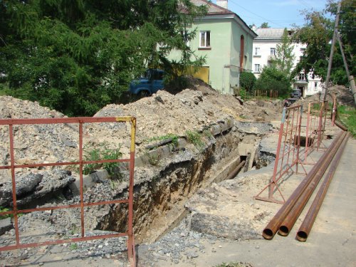 Этим летом избавимся от щебенки и земляных провалов Этим летом избавимся от щебенки и земляных провалов