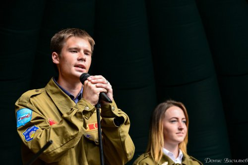 Песня строить помогает. Фоторепортаж Песня строить помогает. Фоторепортаж