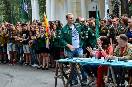 Песня строить помогает. Фоторепортаж Песня строить помогает. Фоторепортаж
