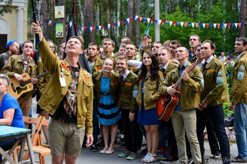 Песня строить помогает. Фоторепортаж Песня строить помогает. Фоторепортаж
