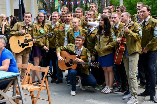 Песня строить помогает. Фоторепортаж Песня строить помогает. Фоторепортаж