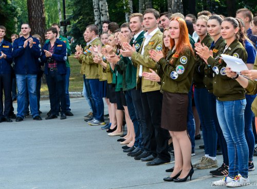 В Озёрске официально стартовала студенческая стройка «Мирный атом». ФОТОРЕПОРТАЖ В Озёрске официально стартовала студенческая стройка «Мирный атом». ФОТОРЕПОРТАЖ