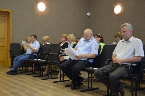 Депутаты уходят отдыхать на деловой волне Депутаты уходят отдыхать на деловой волне