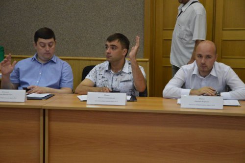 Депутаты уходят отдыхать на деловой волне Депутаты уходят отдыхать на деловой волне