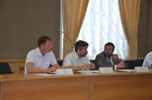 Депутаты уходят отдыхать на деловой волне Депутаты уходят отдыхать на деловой волне