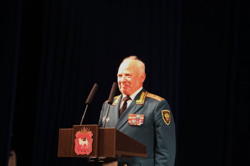 В день юбилея ветераны собрались вместе В день юбилея ветераны собрались вместе