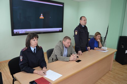 Сотрудники полиции провели правовое информирование Сотрудники полиции провели правовое информирование