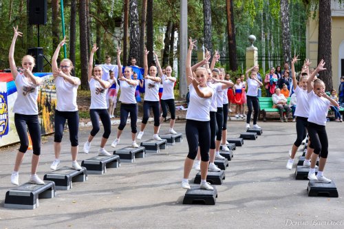 В Парке культуры и отдыха прошёл праздничный концерт ко Дню знаний. Фоторепортаж