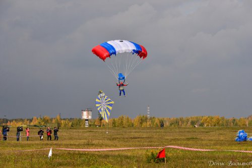 Летчики показали высшее мастерство в небе над Челябинском. Фоторепортаж Дениса Васильева