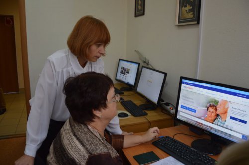 Первые шаги на сайте госуслуг делает старшее поколение Первые шаги на сайте госуслуг делает старшее поколение