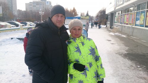 «Праздничные ленточки» дарили озерчанам волонтёры «Праздничные ленточки» дарили озерчанам волонтёры