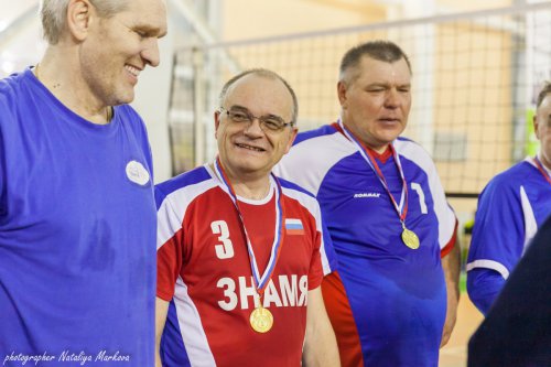 Закончились соревнования по волейболу среди женских и мужских команд-ветеранов Закончились соревнования по волейболу среди женских и мужских команд-ветеранов