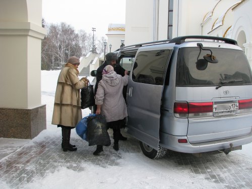 Православные Озерска делятся одеждой Православные Озерска делятся одеждой