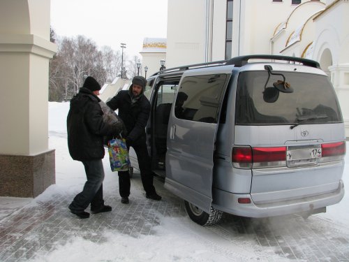 Православные Озерска делятся одеждой Православные Озерска делятся одеждой