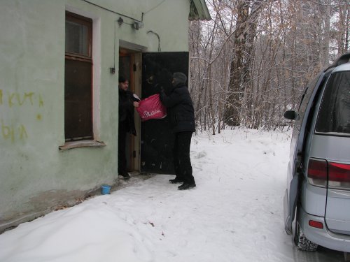 Православные Озерска делятся одеждой Православные Озерска делятся одеждой