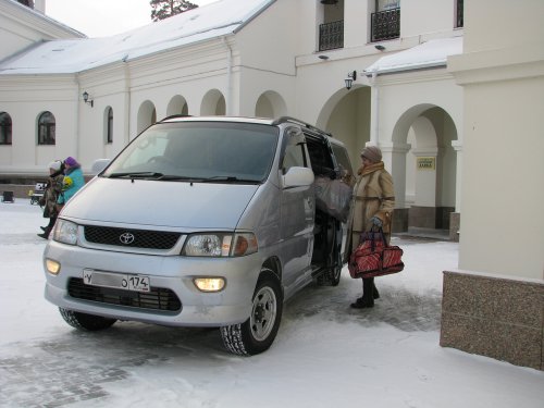Православные Озерска делятся одеждой Православные Озерска делятся одеждой