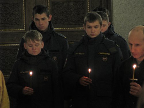 Молясь вместе со всей страной Молясь вместе со всей страной
