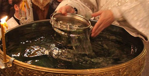 Крещенская вода: мифы и реальность Крещенская вода: мифы и реальность