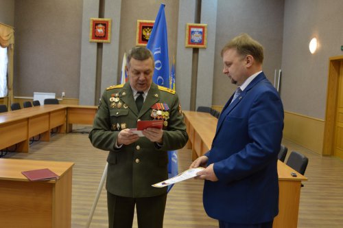 За вклад в укрепление обороноспособности страны и патриотическое воспитание За вклад в укрепление обороноспособности страны и патриотическое воспитание