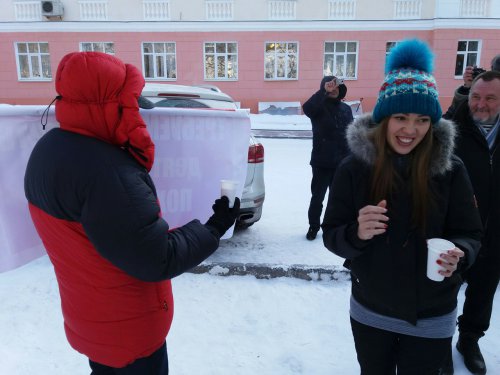 Митингующие просят проверить деятельность Михаила Похлебаева Митингующие просят проверить деятельность Михаила Похлебаева