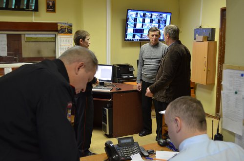 Озерские общественники приняли участие в акции «Дежурим вместе» Озерские общественники приняли участие в акции «Дежурим вместе»