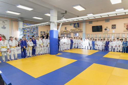 Поединки «на коленочках» и в «стойке» определили лучших Поединки «на коленочках» и в «стойке» определили лучших