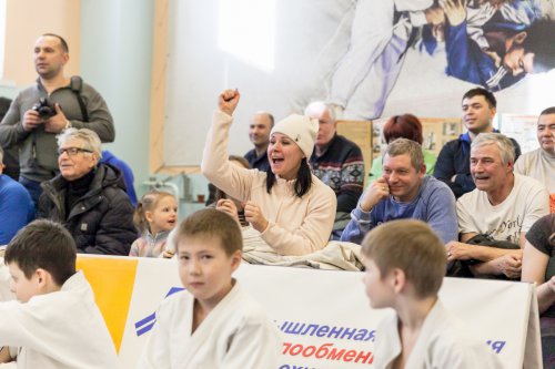 Поединки «на коленочках» и в «стойке» определили лучших Поединки «на коленочках» и в «стойке» определили лучших