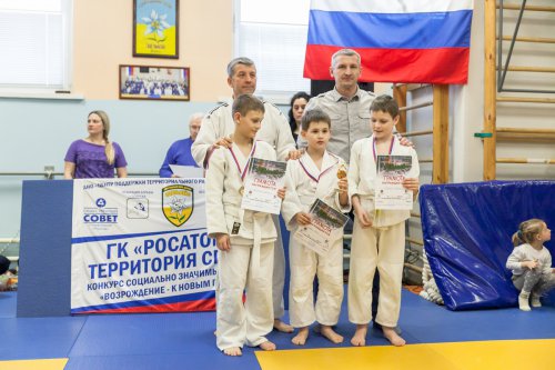 Поединки «на коленочках» и в «стойке» определили лучших Поединки «на коленочках» и в «стойке» определили лучших